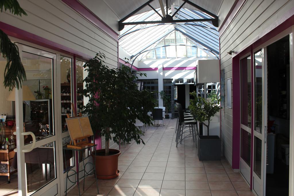 Logis Les Cimes Hotel 2*