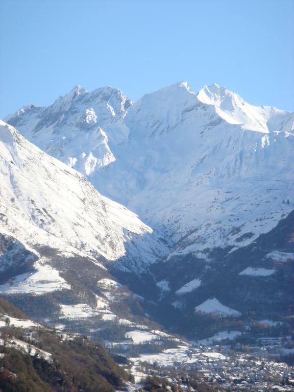 Logis Les Cimes Hotel 2*