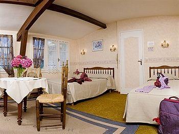 Hotel Logis Les Cimes 2*