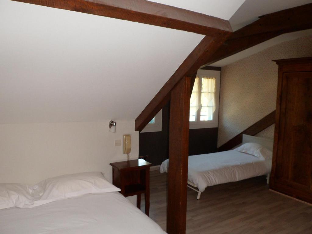 Hotel Logis Les Cimes 2*