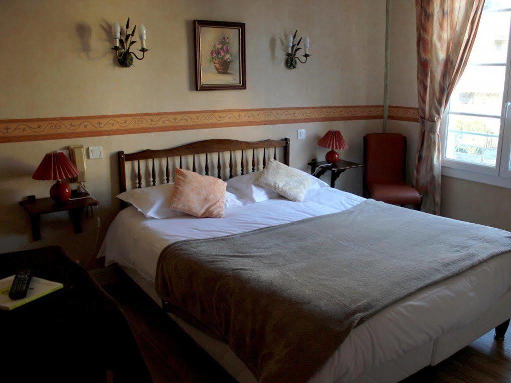 Hotel Logis Les Cimes 2*